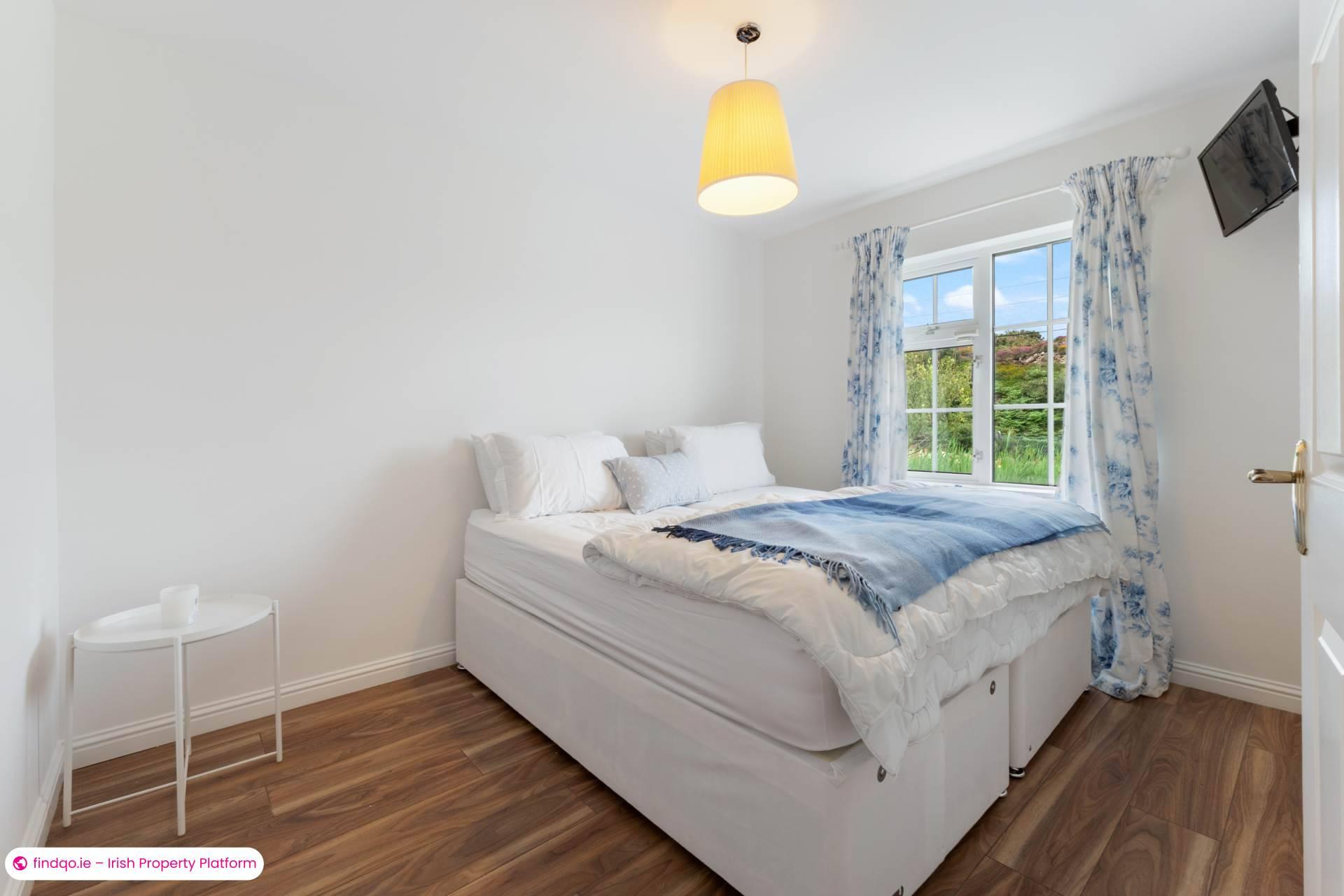 Detached house for Sale in Roundstone, Galway, H91 V6YC