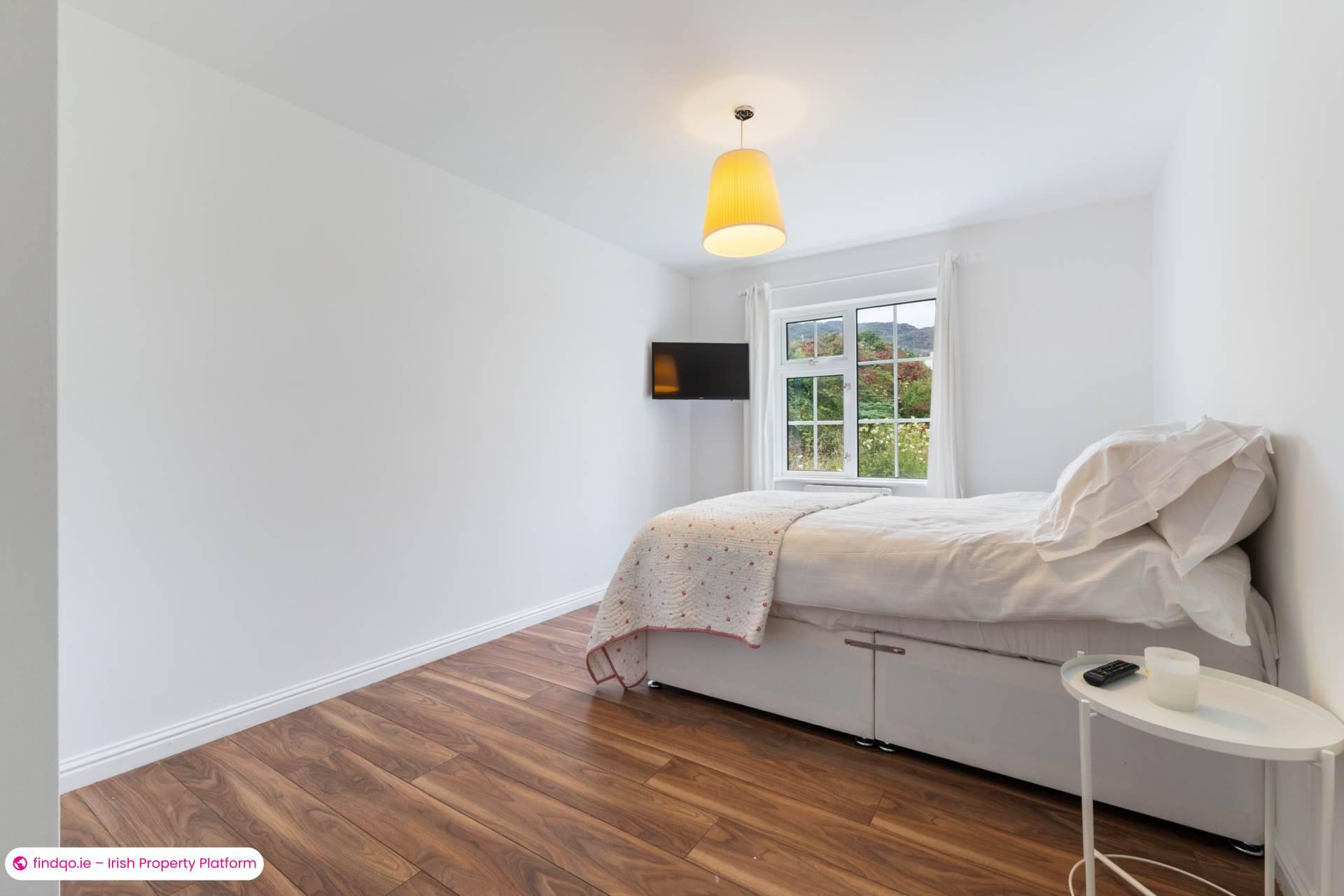 Detached house for Sale in Roundstone, Galway, H91 V6YC