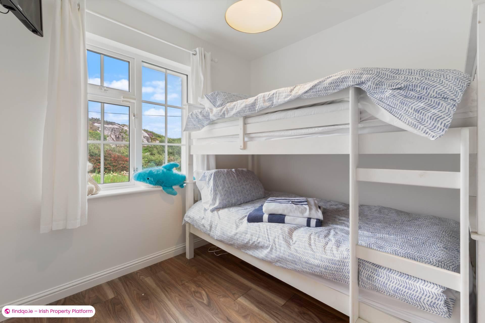 Detached house for Sale in Roundstone, Galway, H91 V6YC