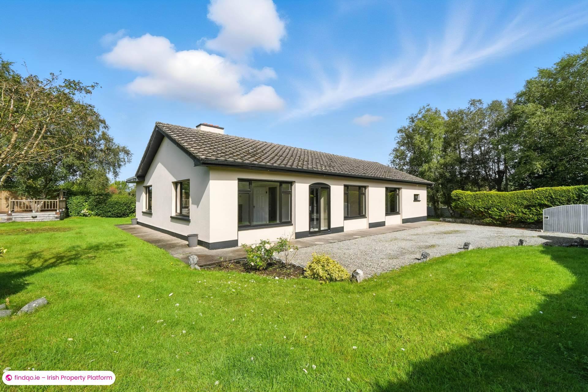 Detached house for Sale in Oughterard, Galway, H91 F66V