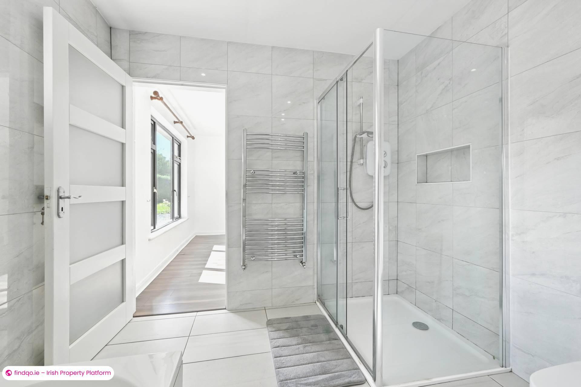 Detached house for Sale in Oughterard, Galway, H91 F66V