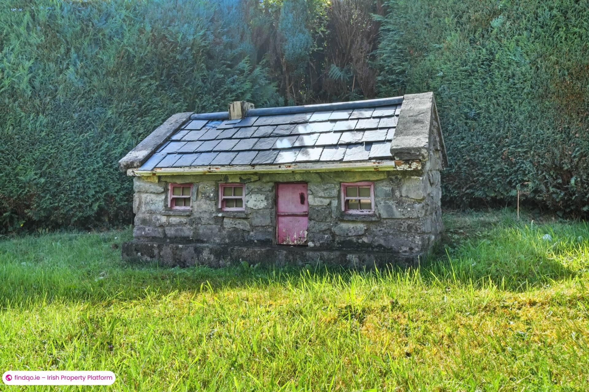 Detached house for Sale in Oughterard, Galway, H91 F66V