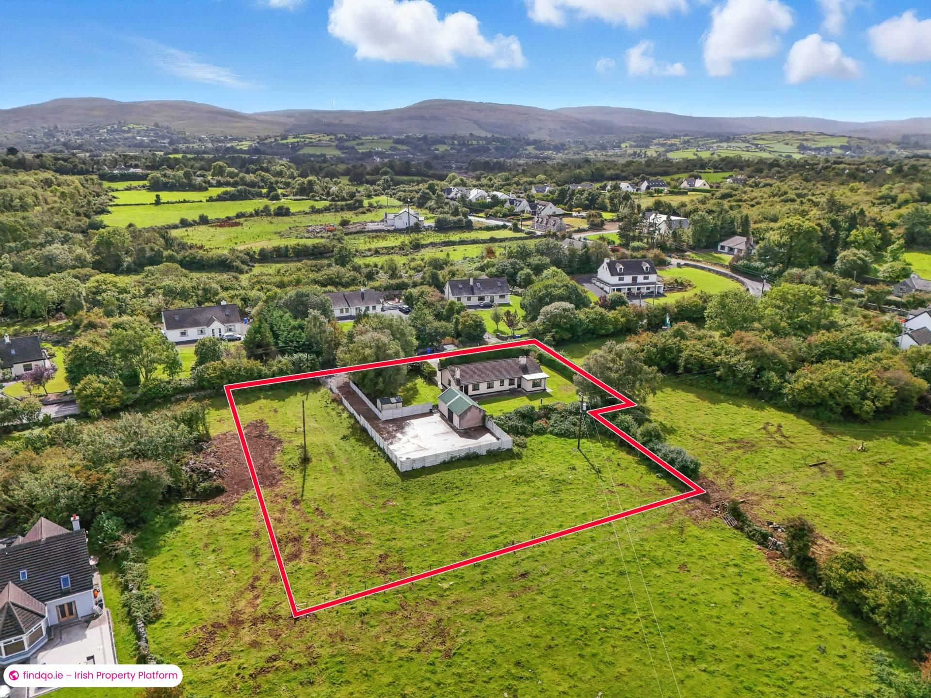 Detached house for Sale in Oughterard, Galway, H91 F66V