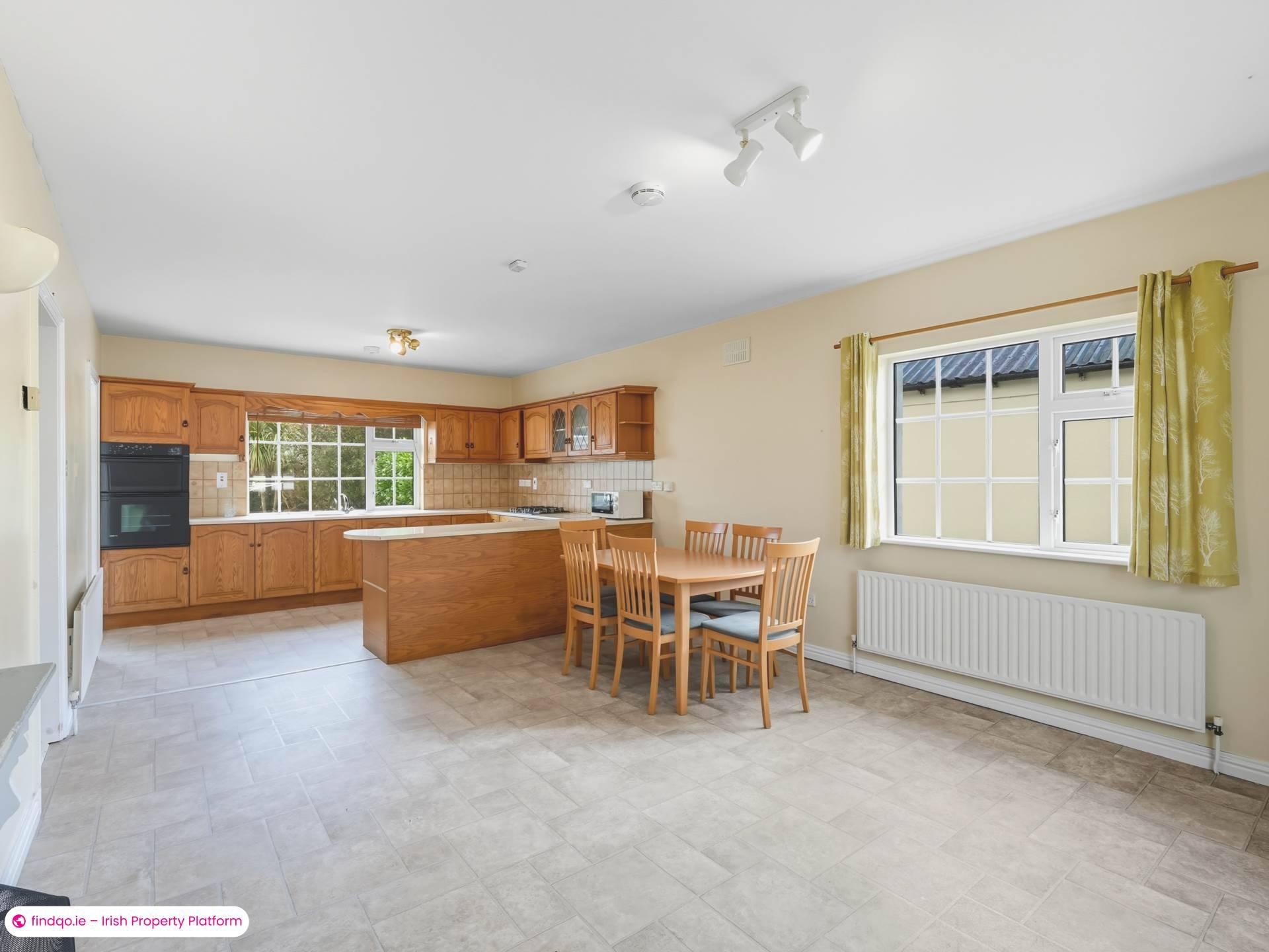 Detached house for Sale in Oughterard, Galway, H91 TKX5