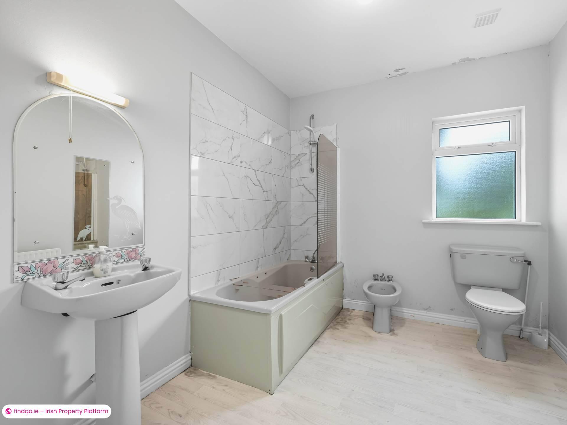 Detached house for Sale in Oughterard, Galway, H91 TKX5