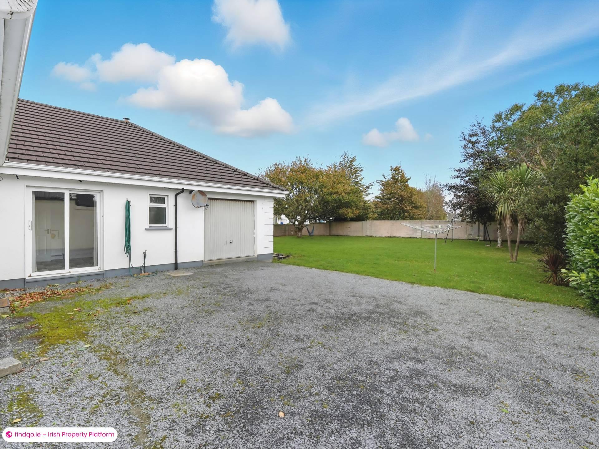 Detached house for Sale in Oughterard, Galway, H91 TKX5