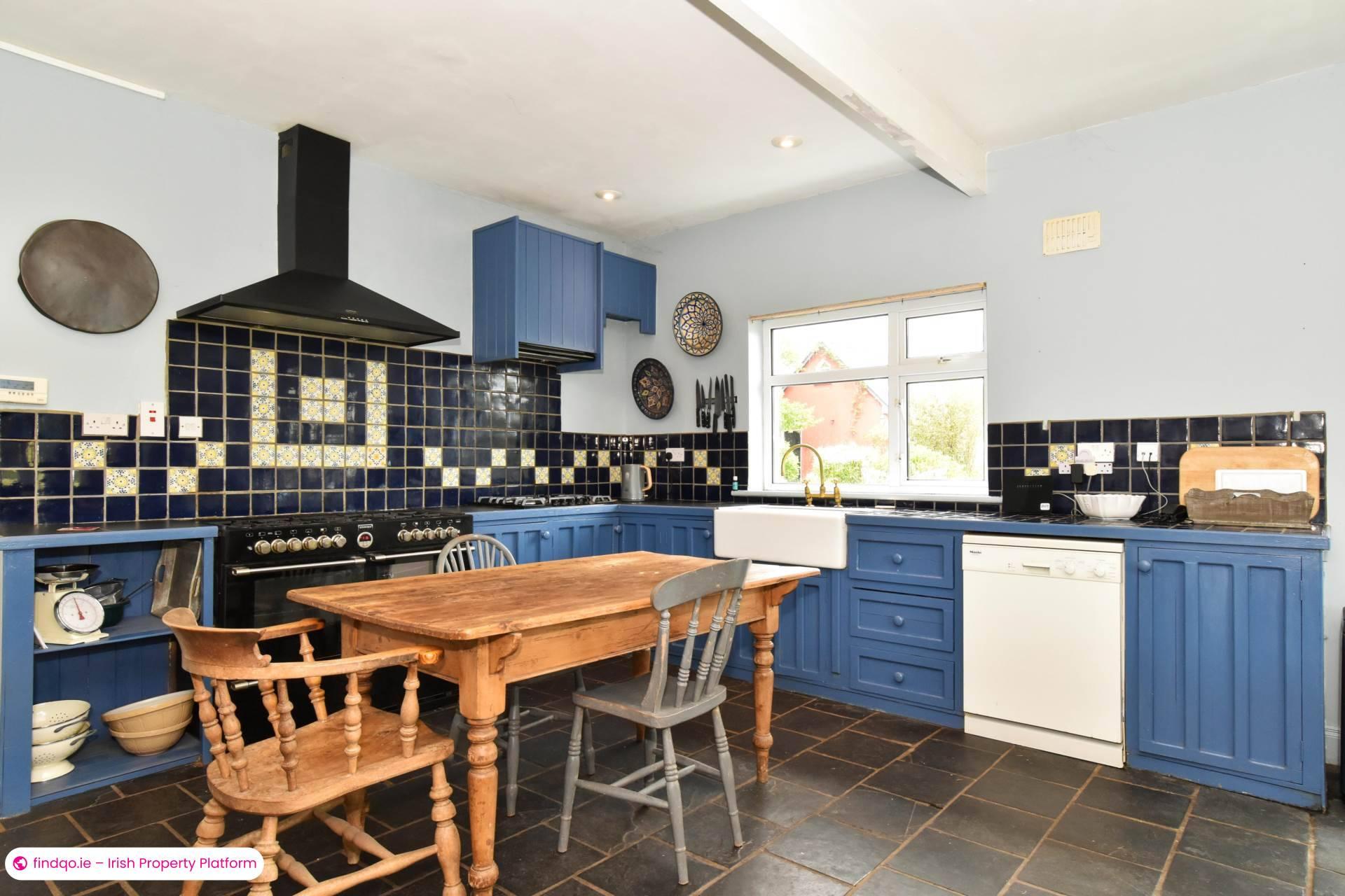 Detached house for Sale in Oughterard, Galway, H91 RF2H