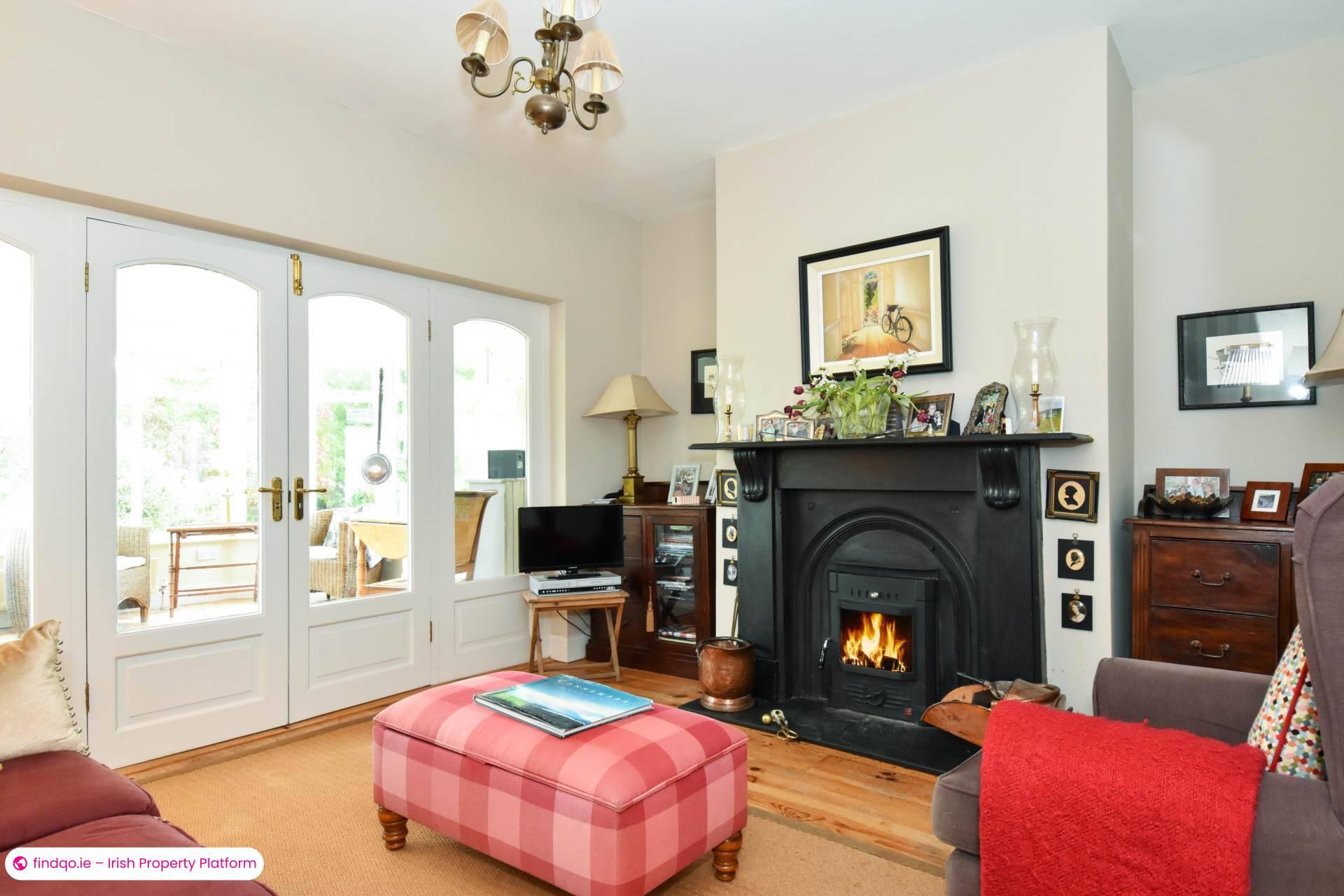 Detached house for Sale in Oughterard, Galway, H91 RF2H