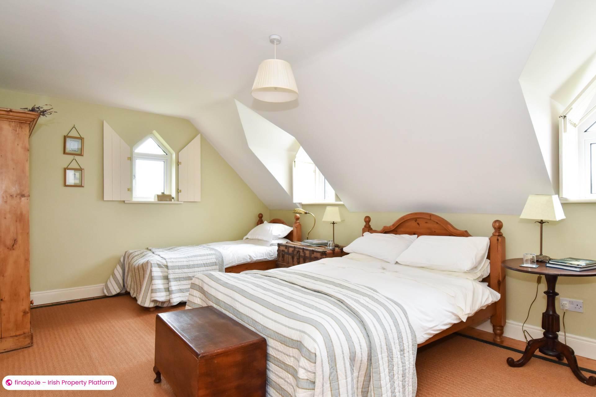 Detached house for Sale in Oughterard, Galway, H91 RF2H