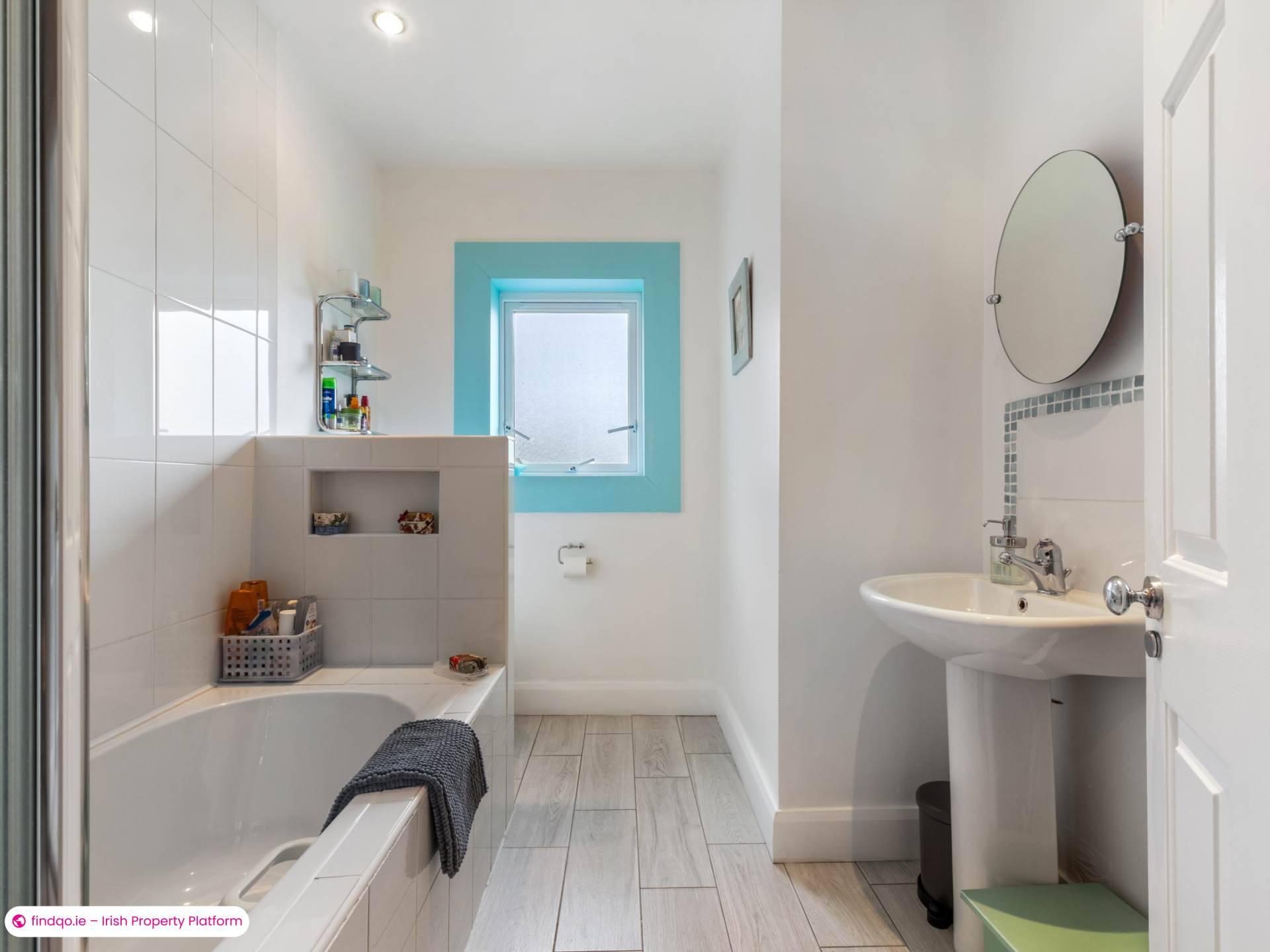 Detached house for Sale in Oughterard, Galway, H91 XHX8