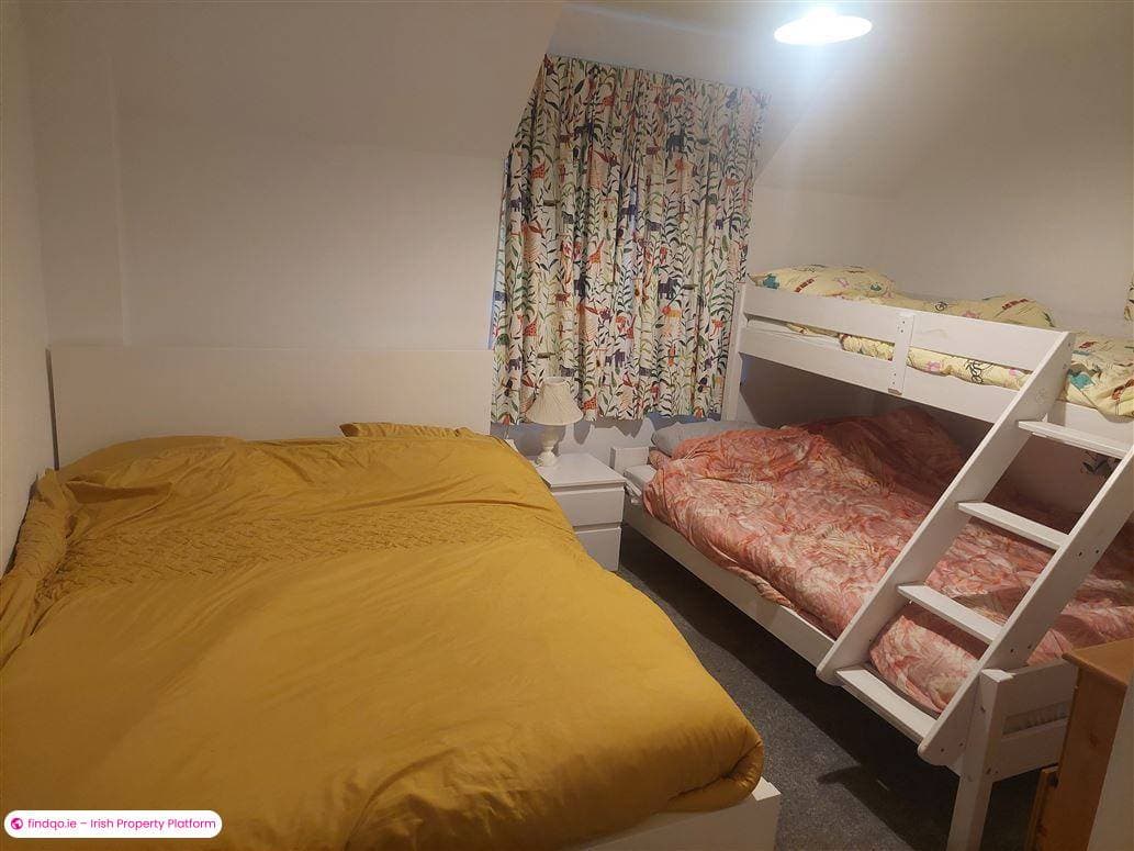 Semi-detached house for Sale in Kilrush, Clare