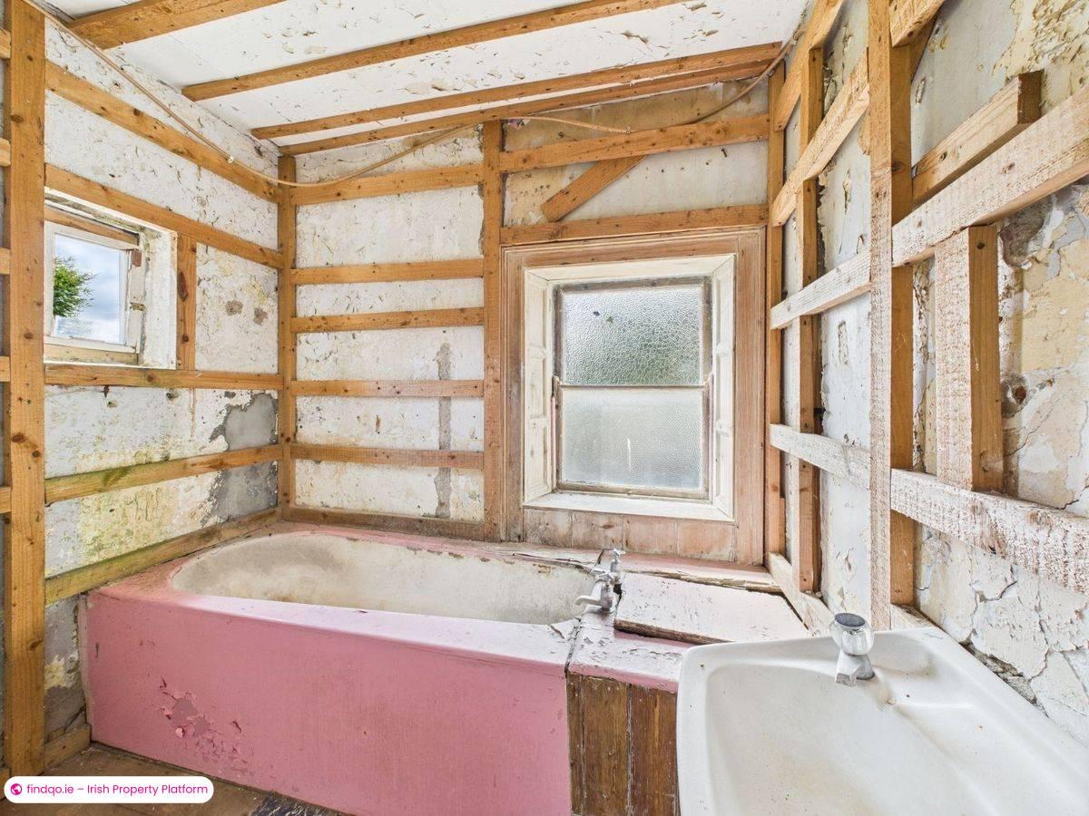 Semi-detached house for Sale in Rathangan, Kildare