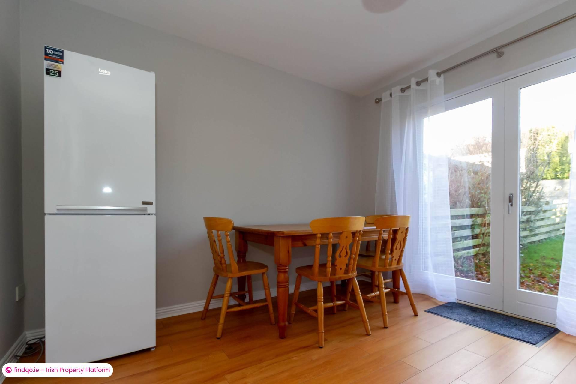 3 Bedroom Semi-detached house for Rent in Dublin 18