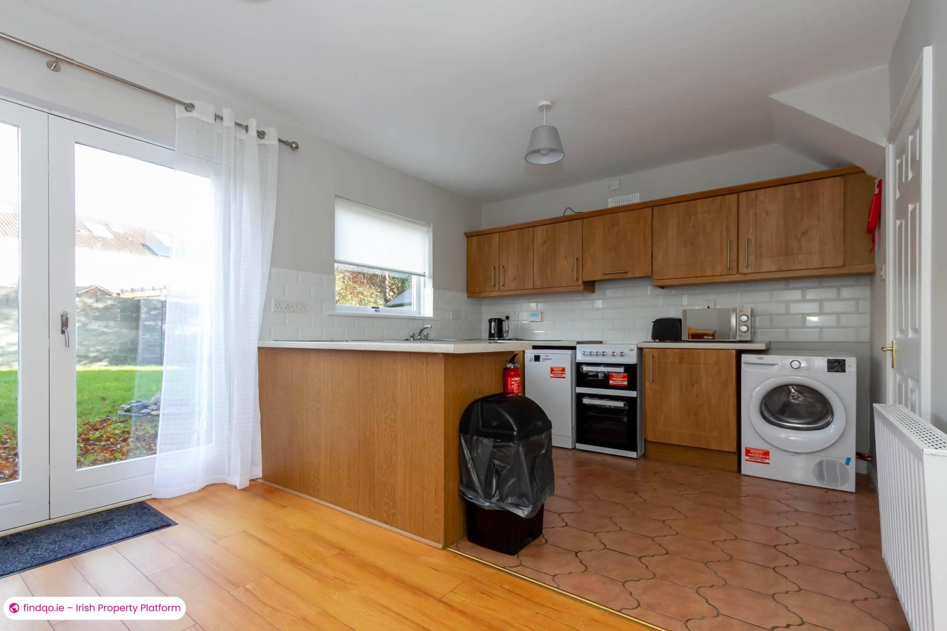 3 Bedroom Semi-detached house for Rent in Dublin 18