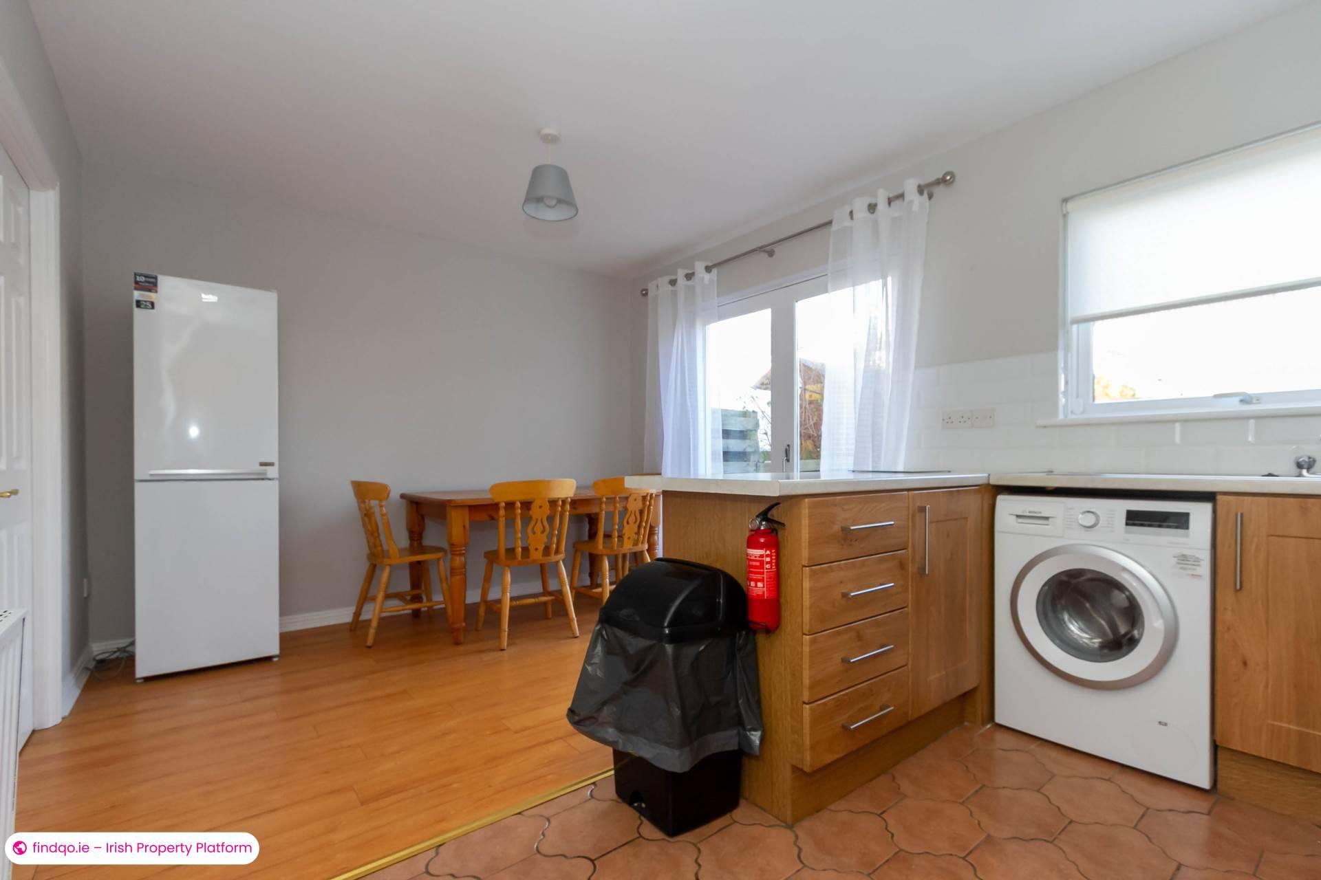 3 Bedroom Semi-detached house for Rent in Dublin 18