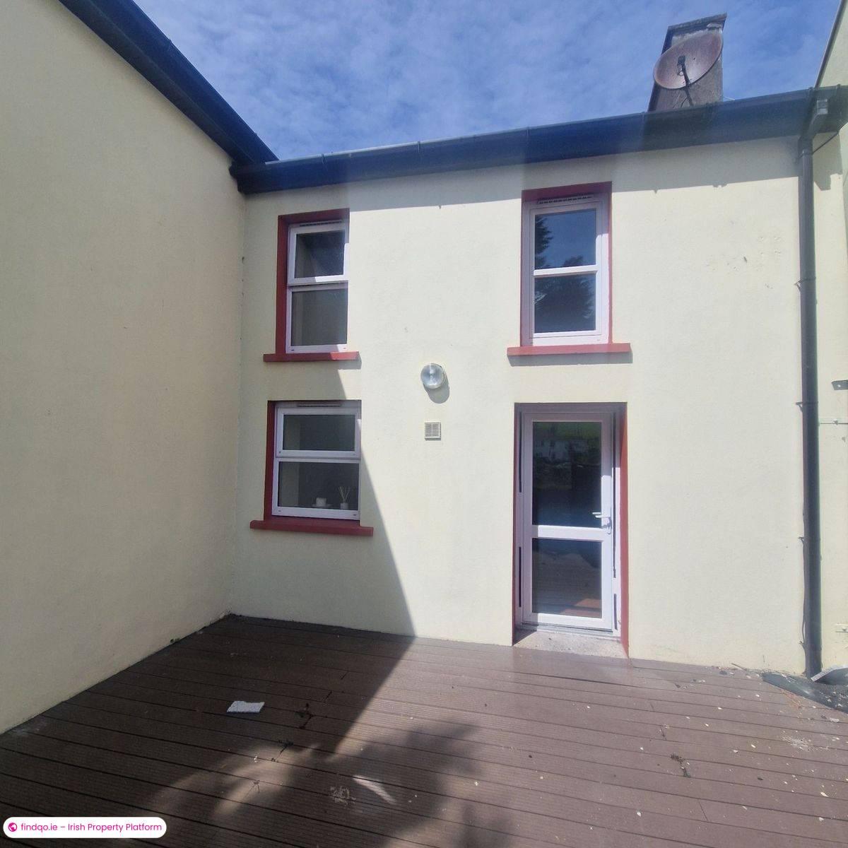 Semi-detached house for Sale in Bantry, Cork