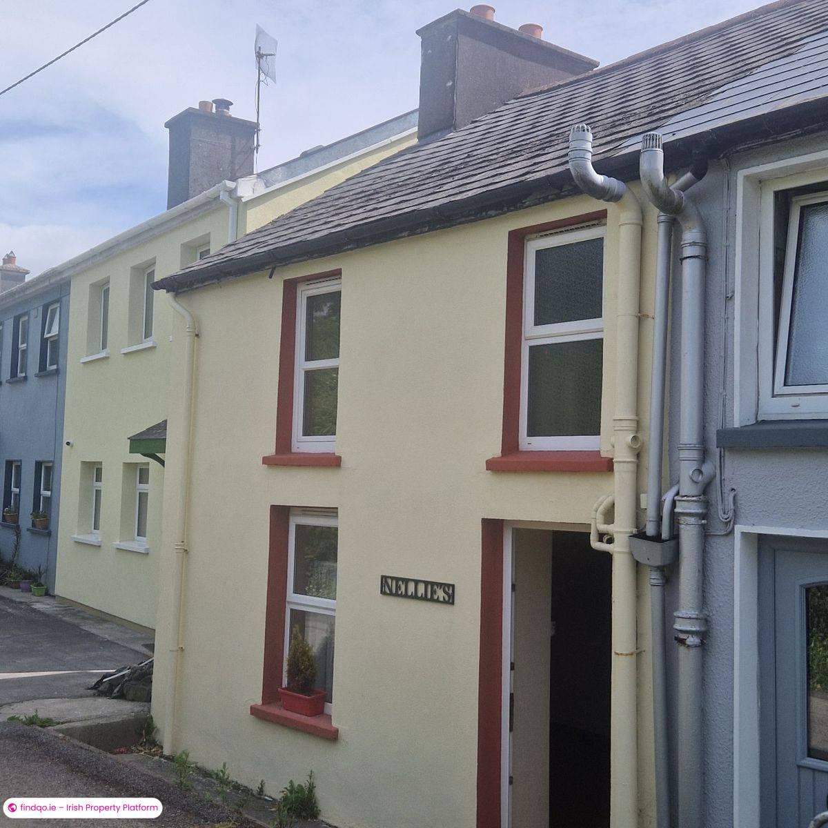 Semi-detached house for Sale in Bantry, Cork