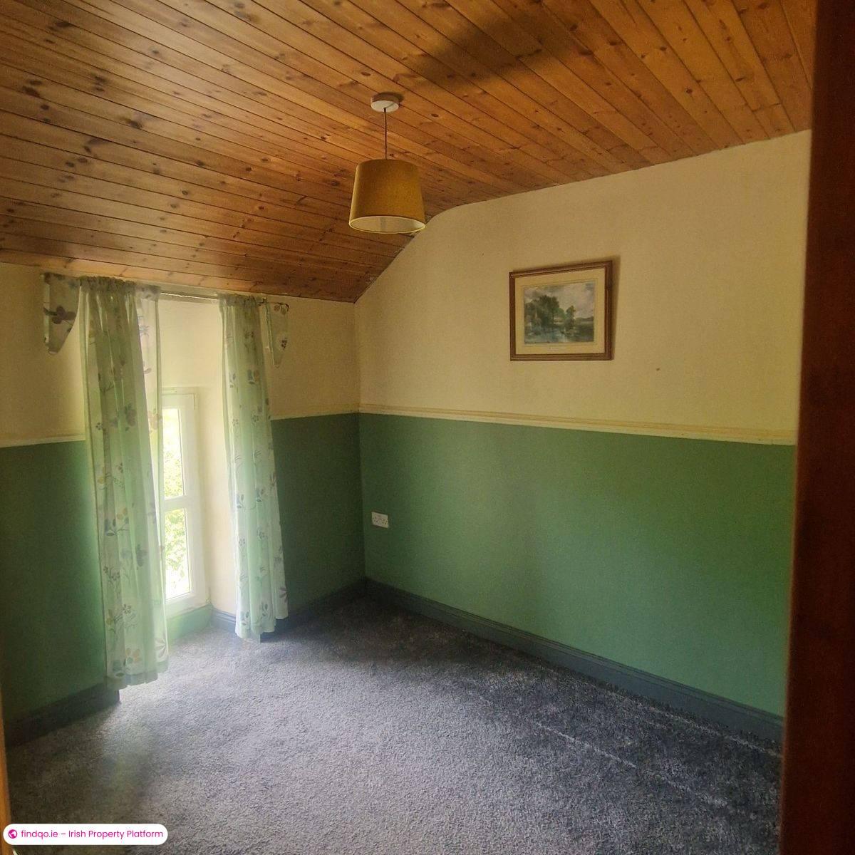 Semi-detached house for Sale in Bantry, Cork