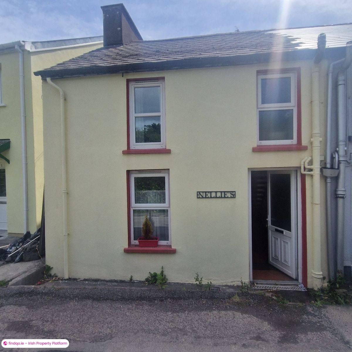 Semi-detached house for Sale in Bantry, Cork