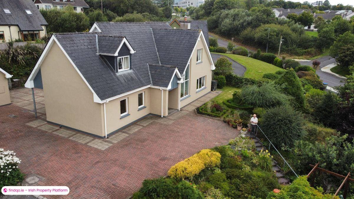 Detached house for Sale in Bantry, Cork