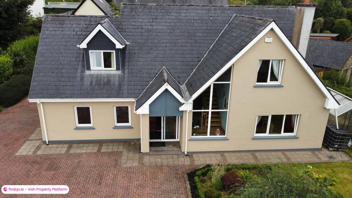Detached house for Sale in Bantry, Cork