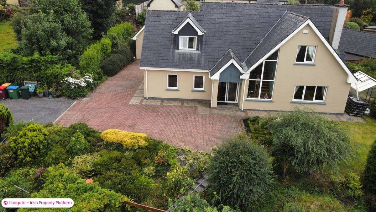 Detached house for Sale in Bantry, Cork