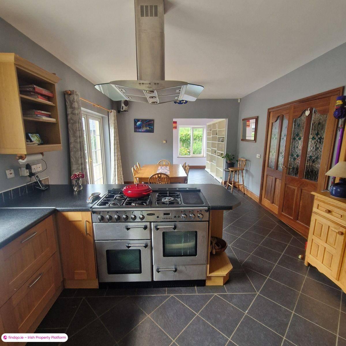 Detached house for Sale in Bantry, Cork