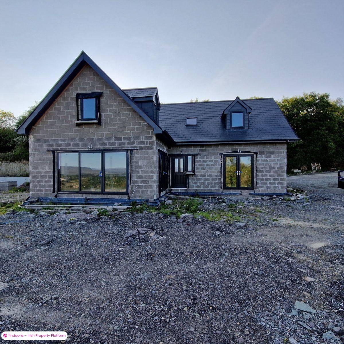 Detached house for Sale in Bantry, Cork