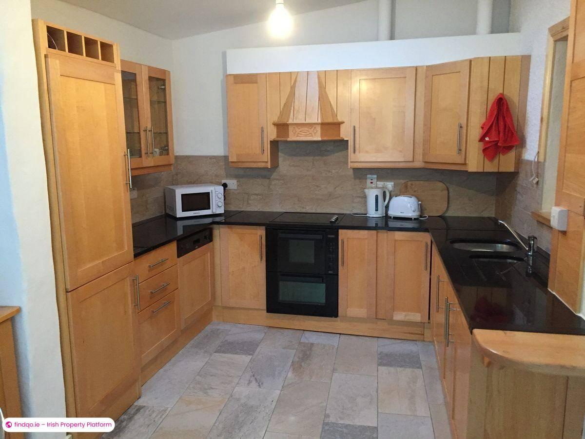 Semi-detached house for Sale in Bantry, Cork