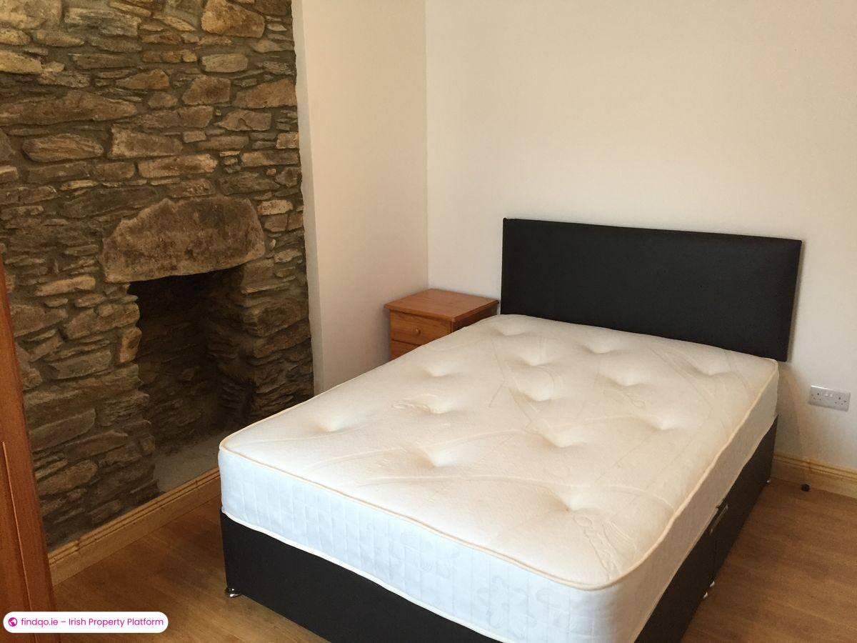 Semi-detached house for Sale in Bantry, Cork