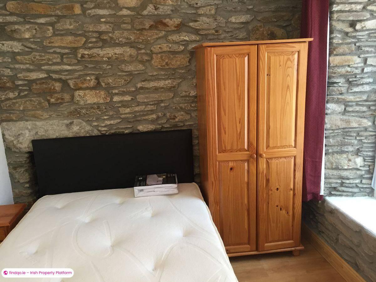 Semi-detached house for Sale in Bantry, Cork