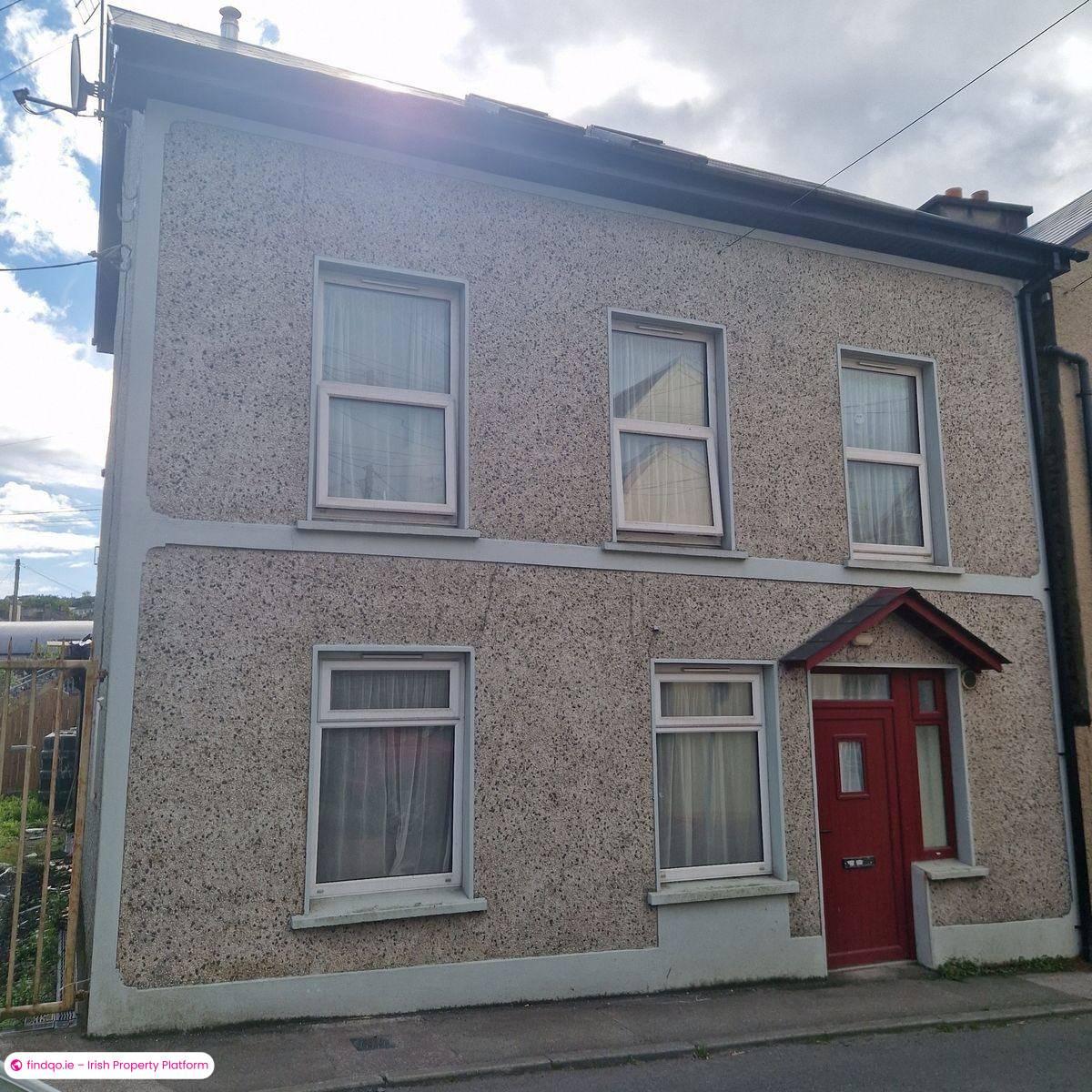 Semi-detached house for Sale in Bantry, Cork