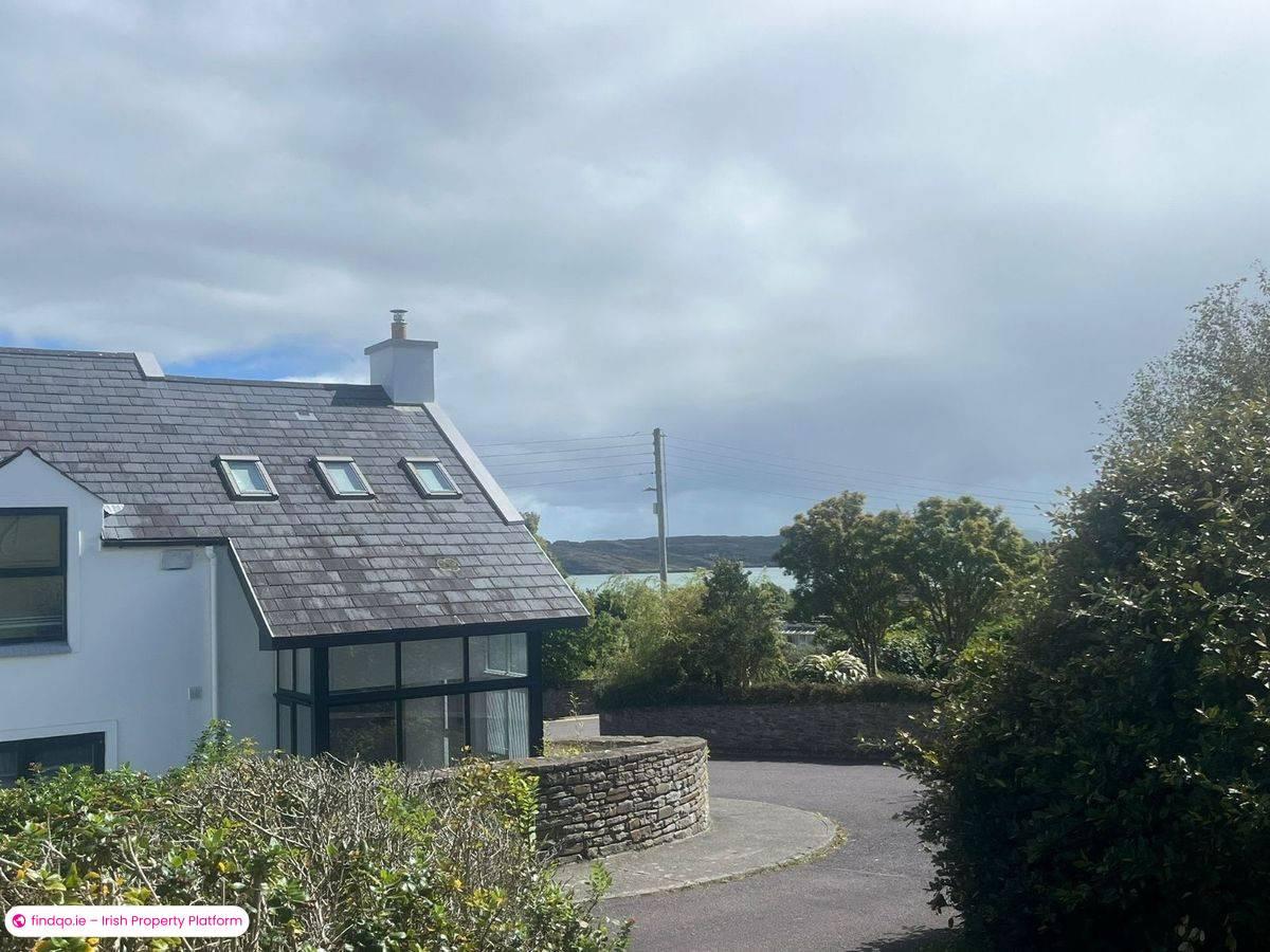 Detached house for Sale in Schull, Cork