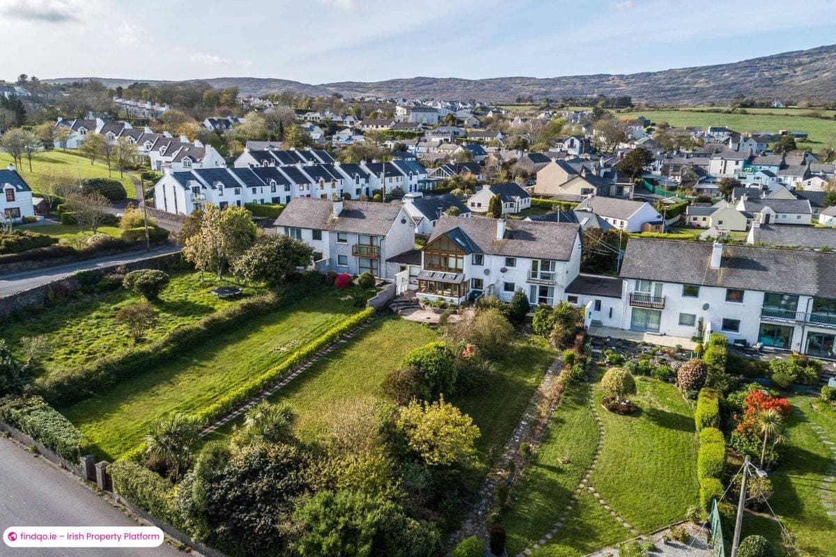 Semi-detached house for Sale in Schull, Cork