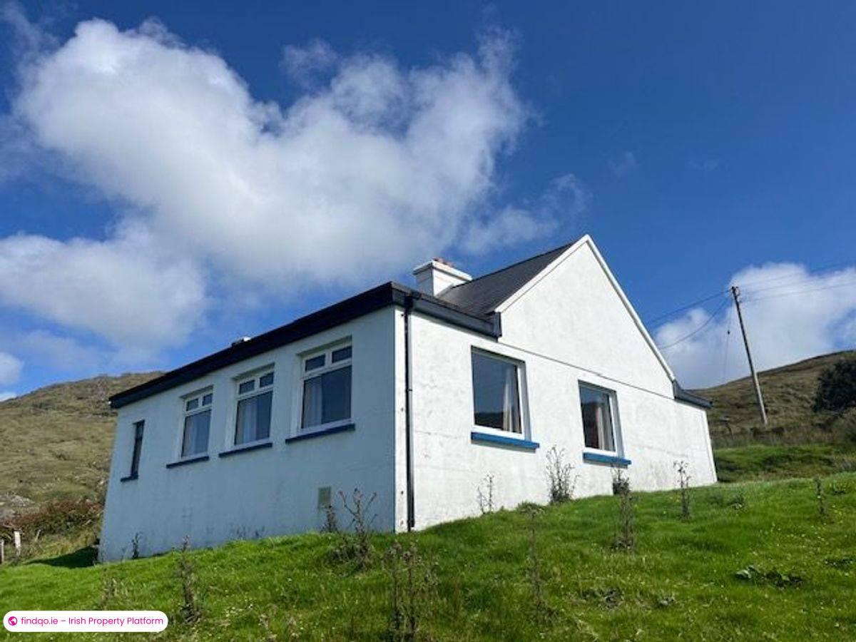 Detached house for Sale in Goleen, Cork