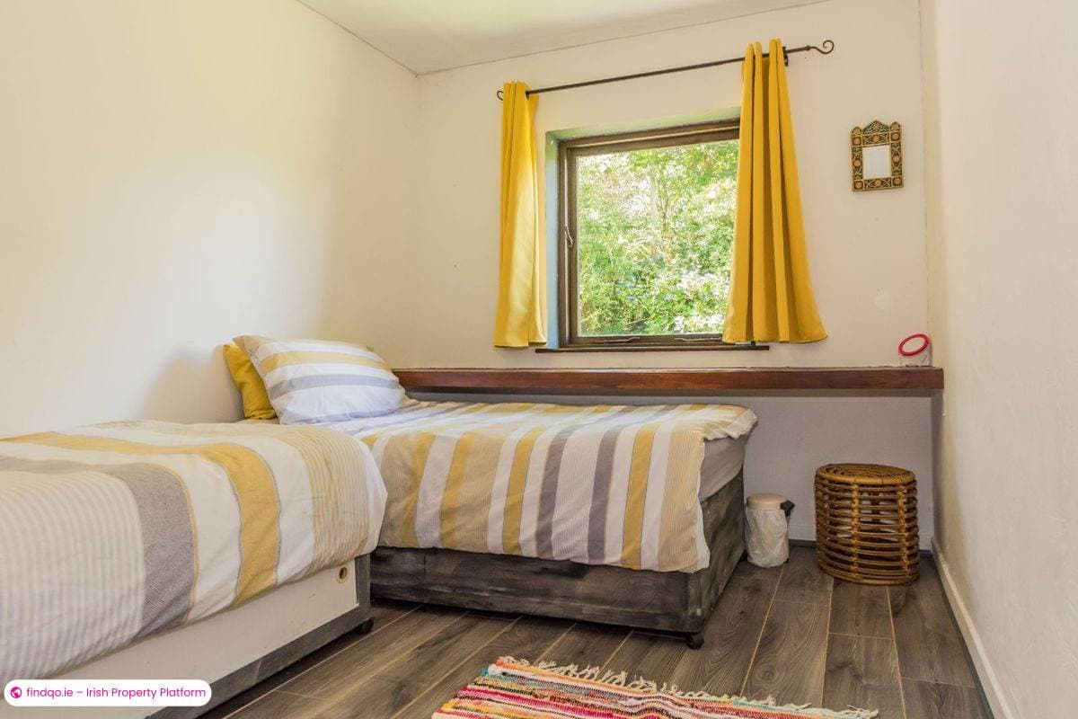 Detached house for Sale in Schull, Cork