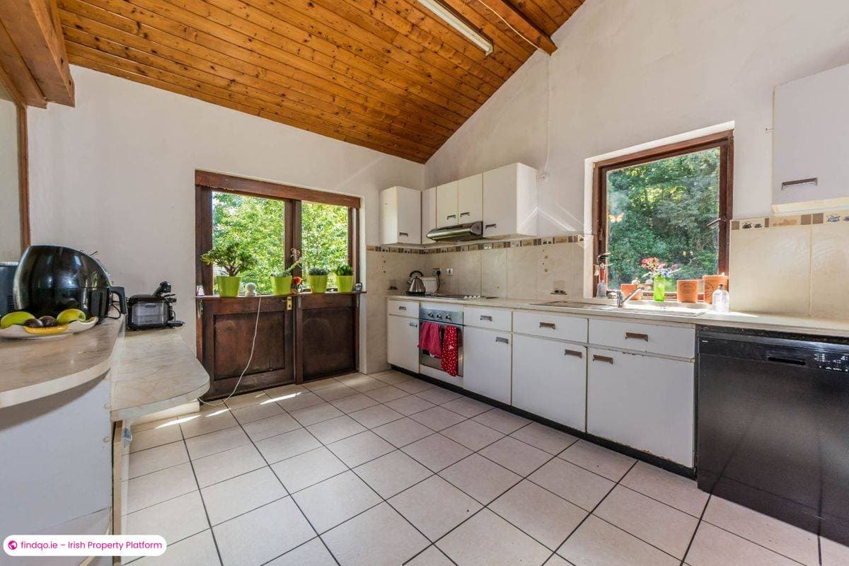 Detached house for Sale in Schull, Cork