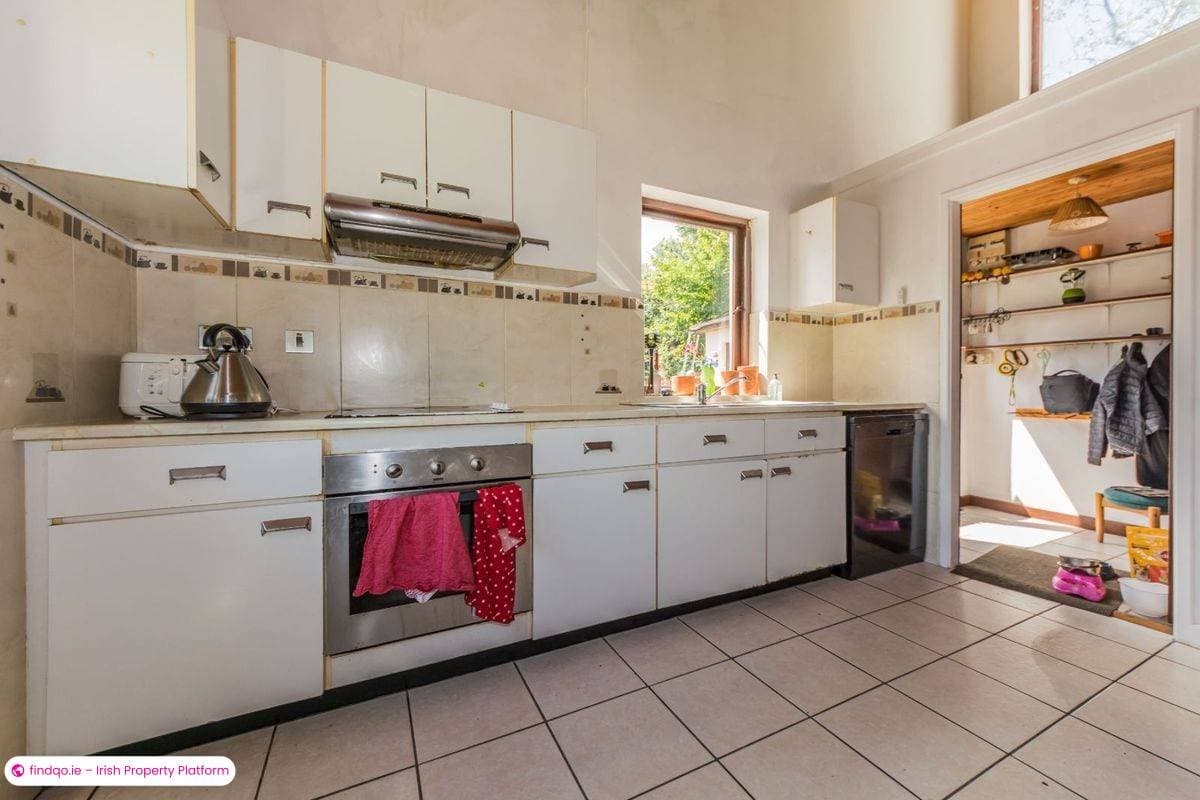 Detached house for Sale in Schull, Cork