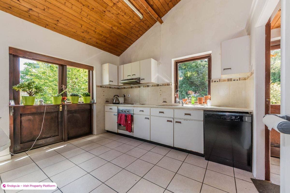 Detached house for Sale in Schull, Cork