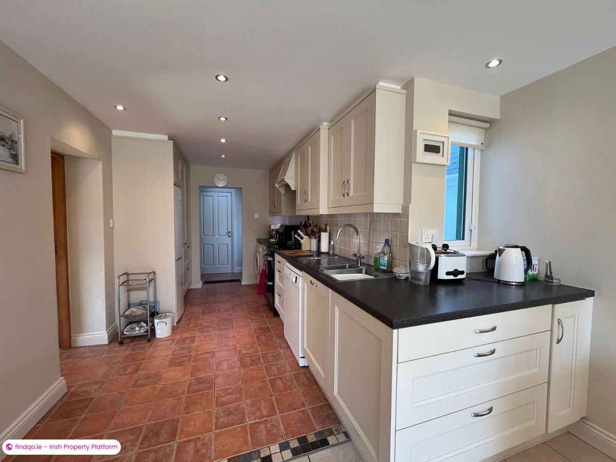 Detached house for Sale in Schull, Cork