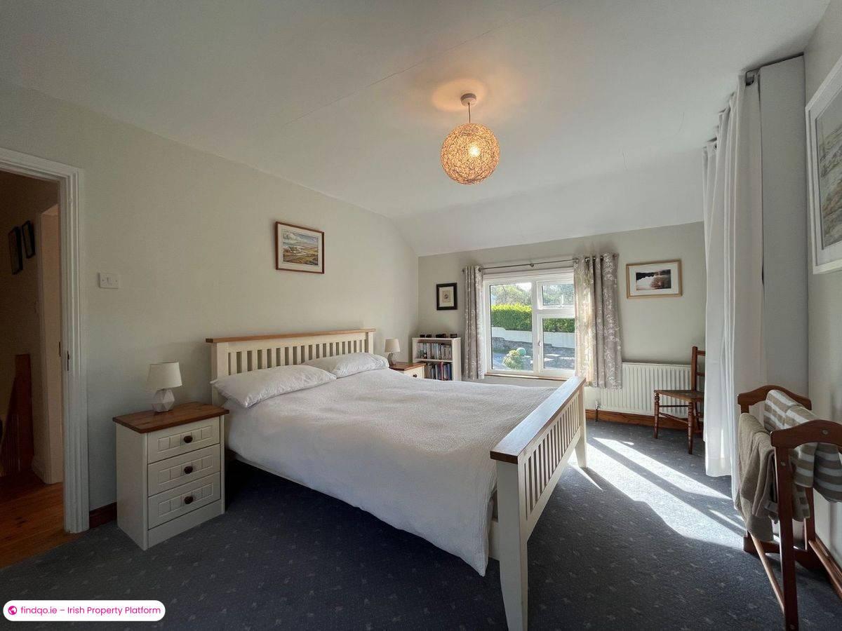 Detached house for Sale in Schull, Cork