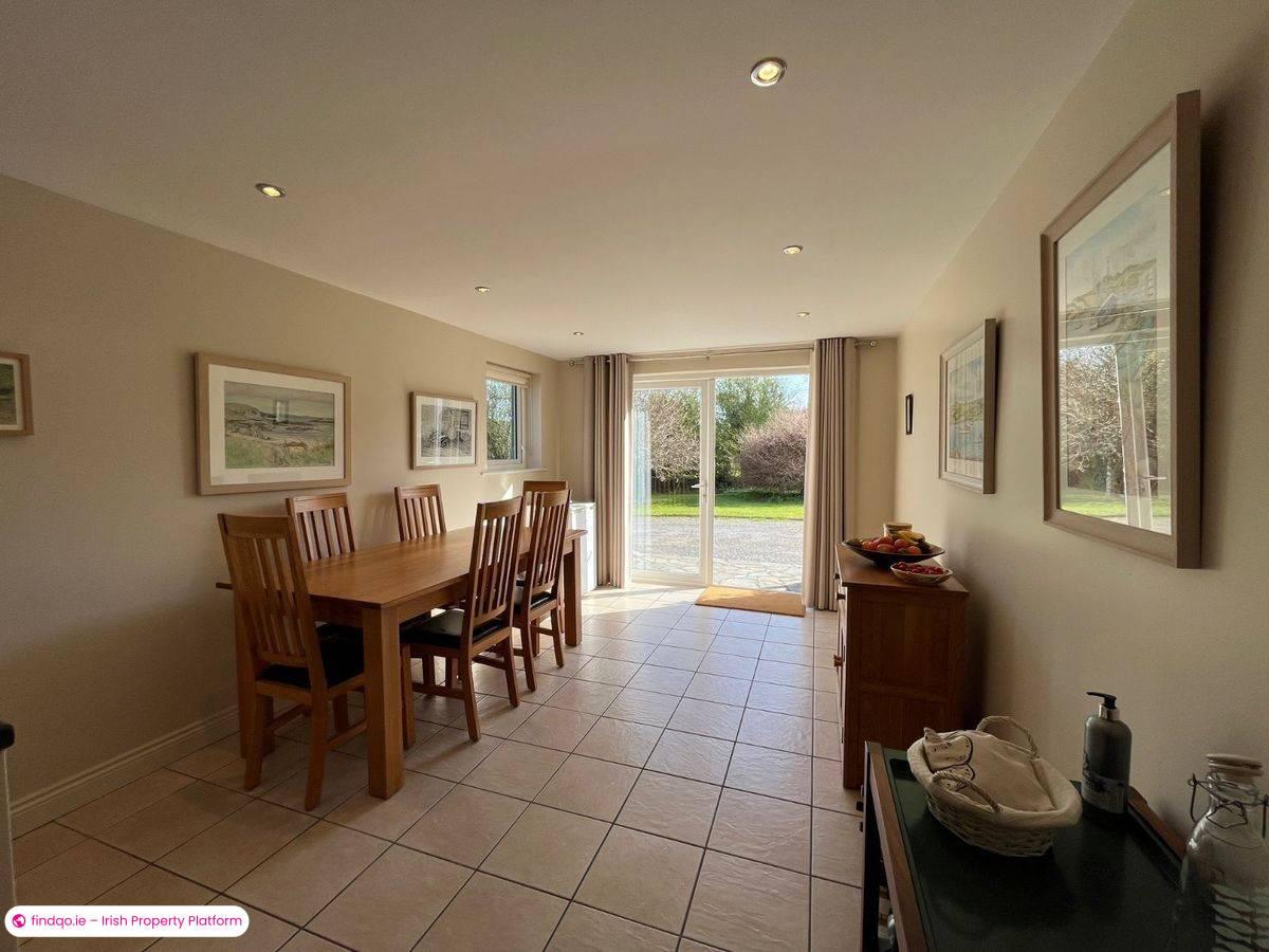 Detached house for Sale in Schull, Cork