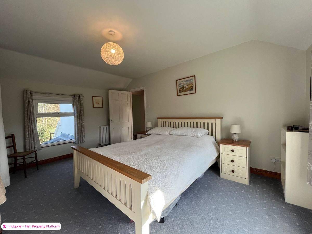 Detached house for Sale in Schull, Cork