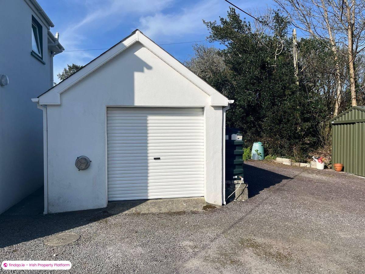 Detached house for Sale in Schull, Cork