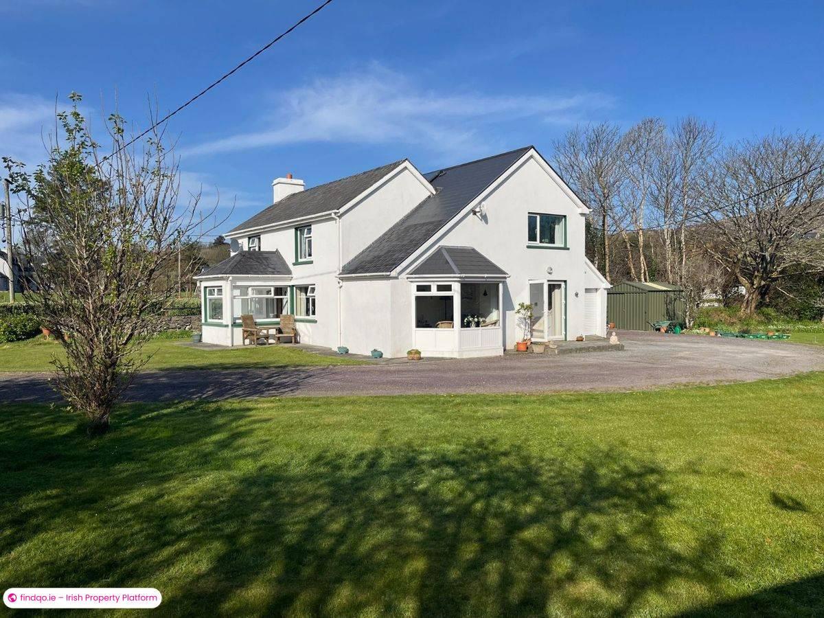 Detached house for Sale in Schull, Cork