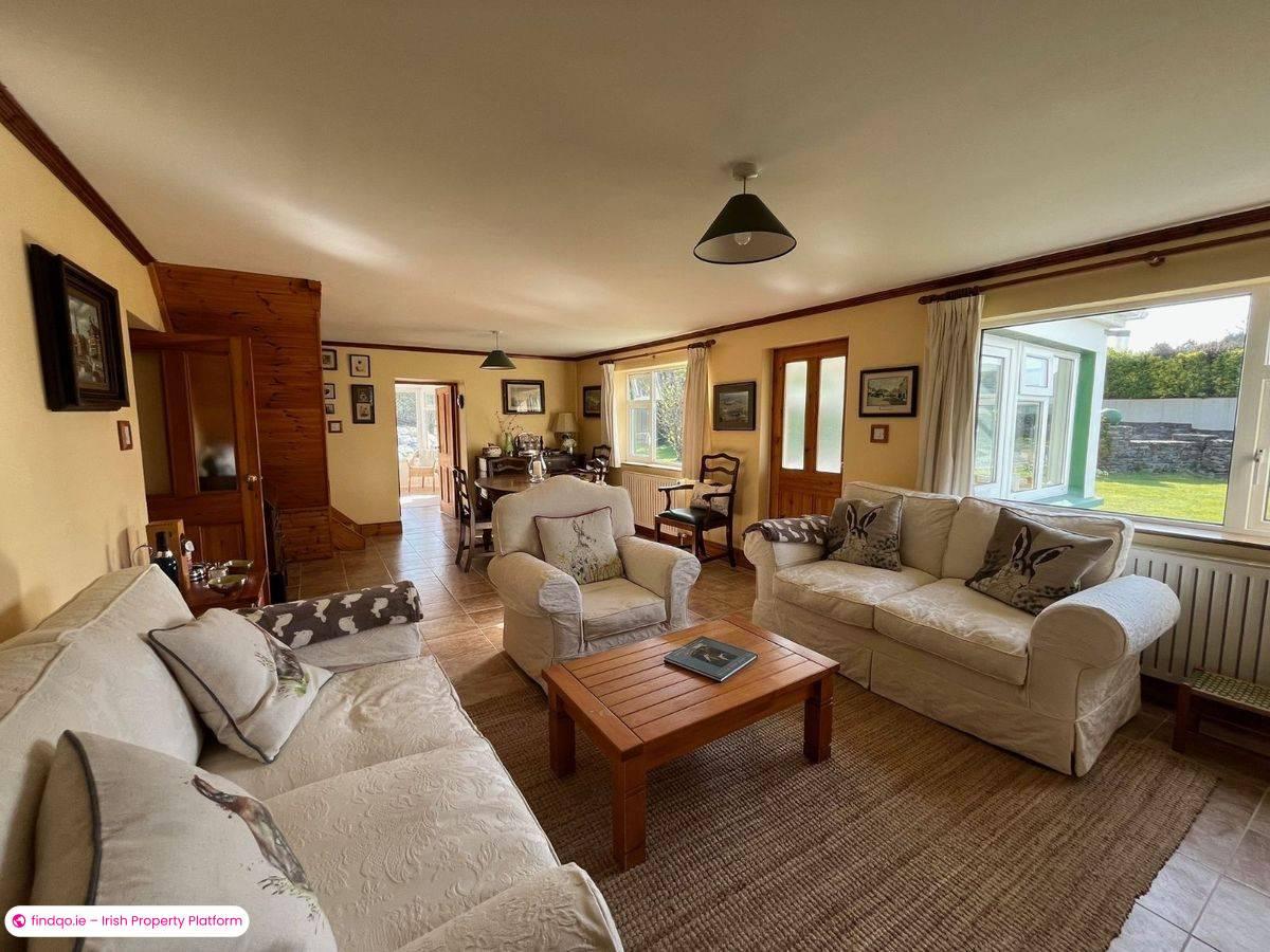 Detached house for Sale in Schull, Cork