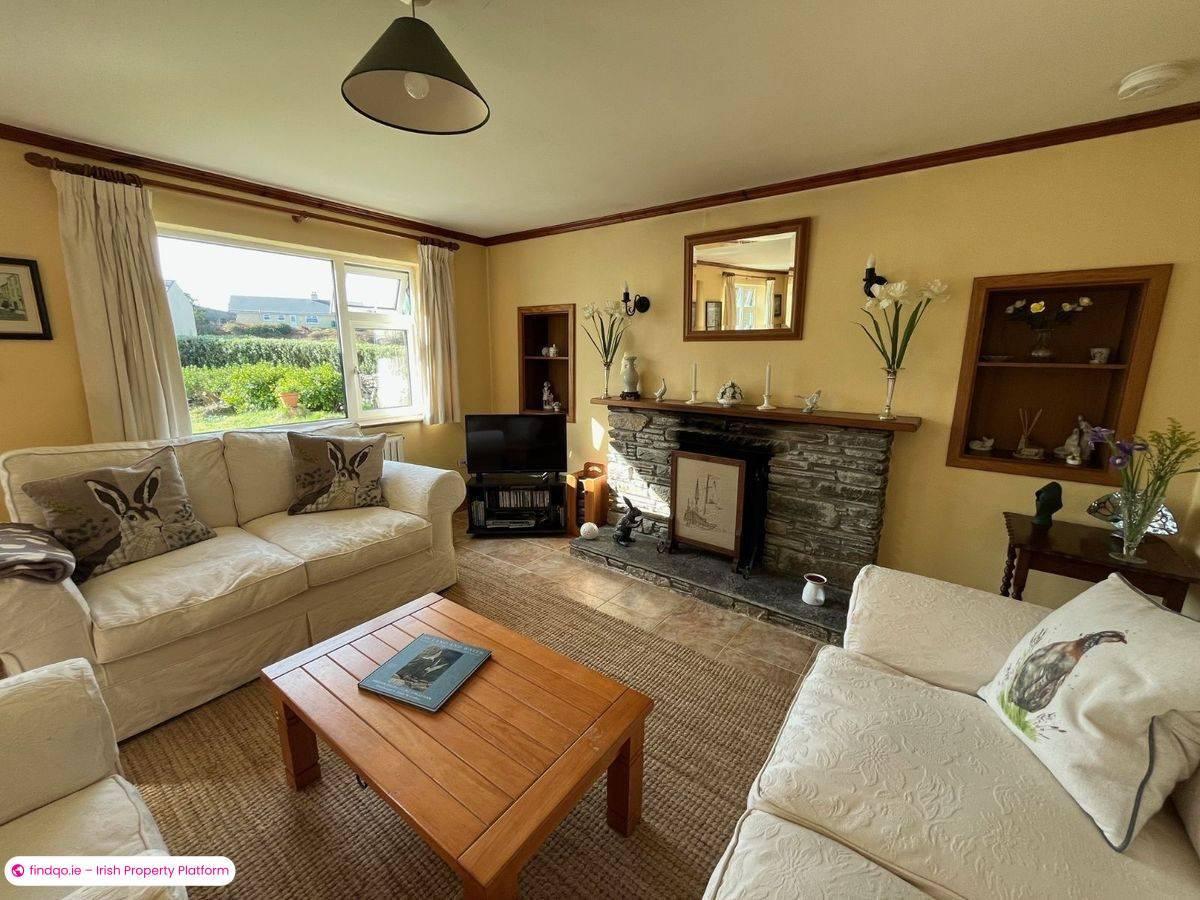 Detached house for Sale in Schull, Cork