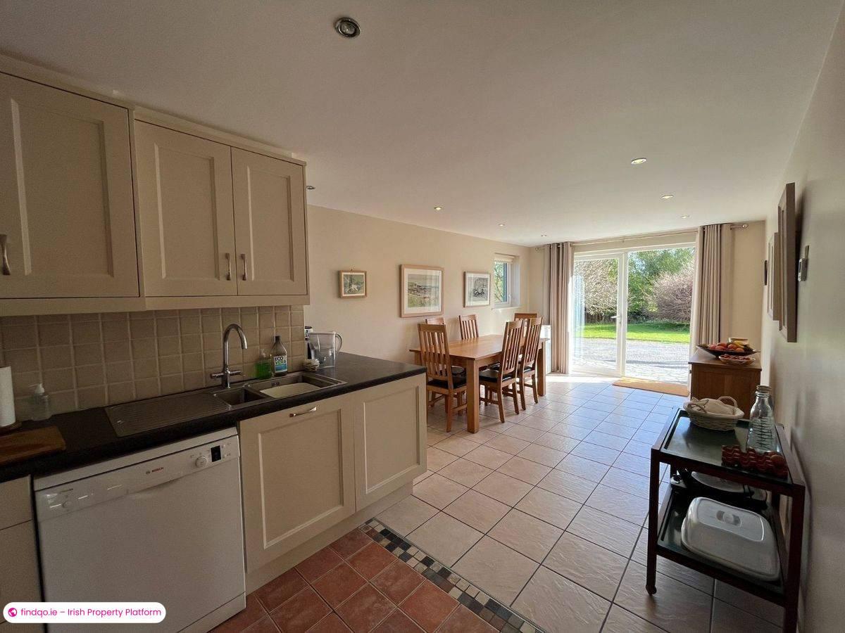 Detached house for Sale in Schull, Cork
