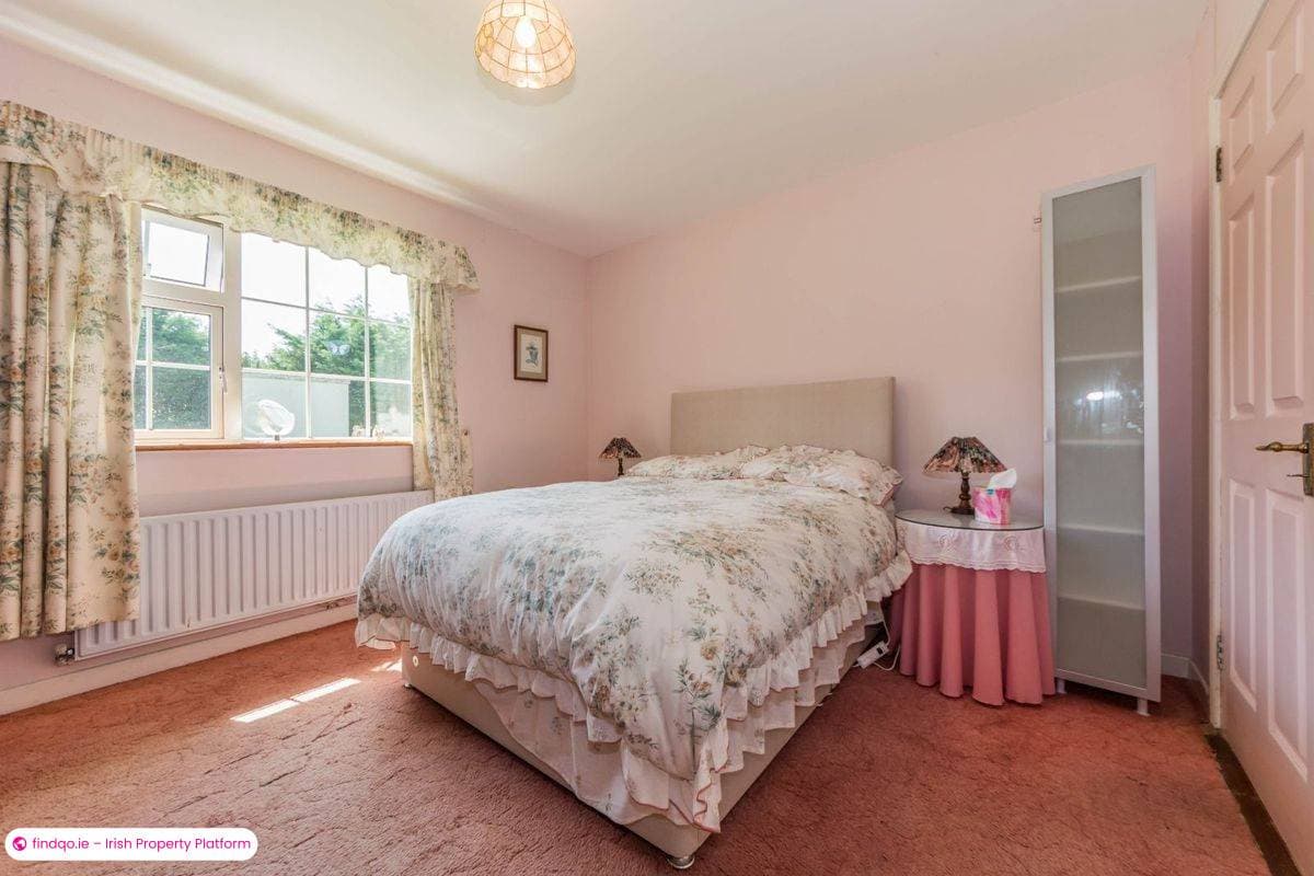 Bungalow for Sale in Schull, Cork