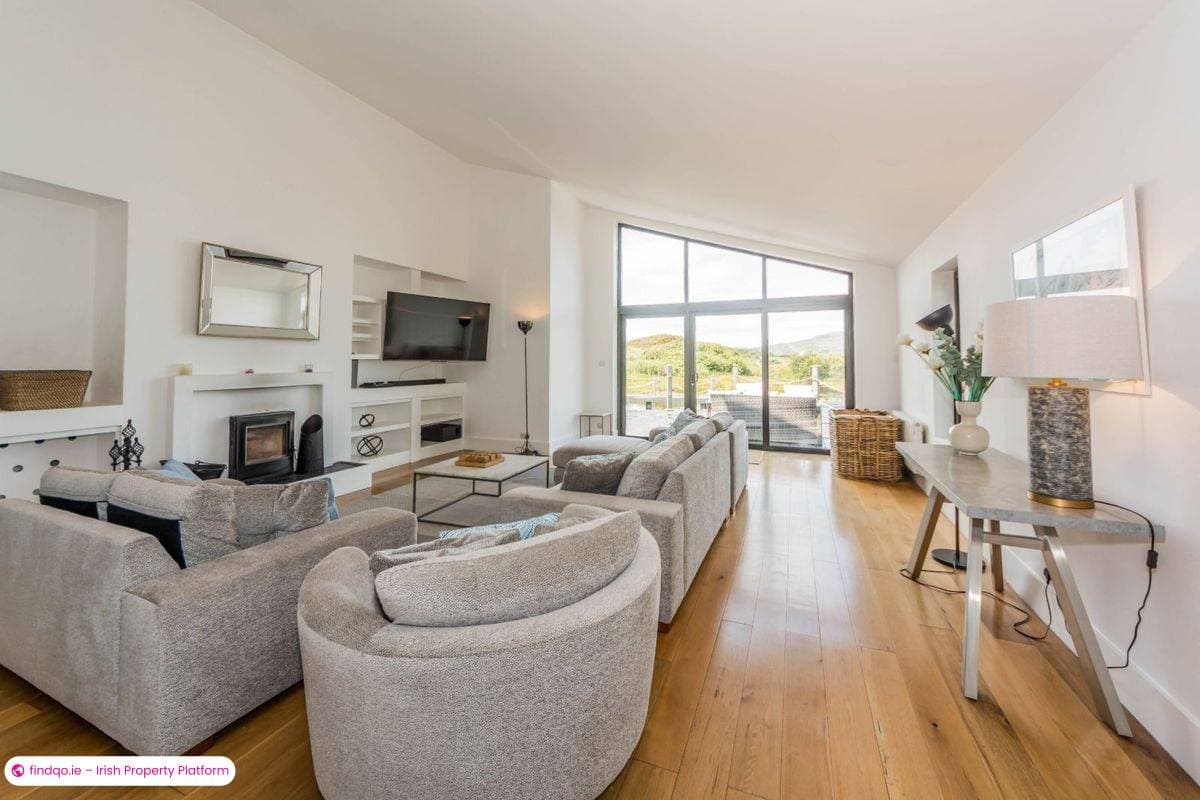 Detached house for Sale in Goleen, Cork